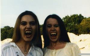   - - Les deux orphelines vampires   HD