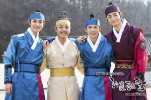       ( 2012  ...) / The Moon That Embraces the Sun